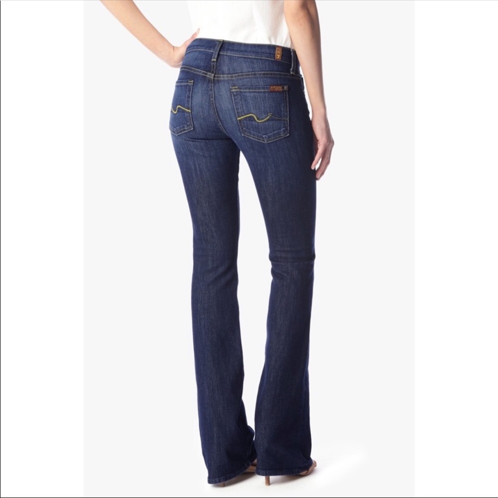 7FAM BootCut Jeans in Size 31